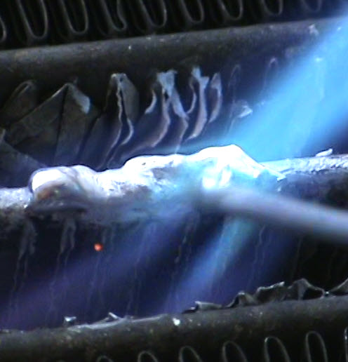 Naprawiona chłodnica aluminiowa po procesie lutowania